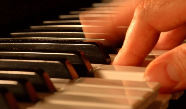 Koncert pianistow i gitarzystów